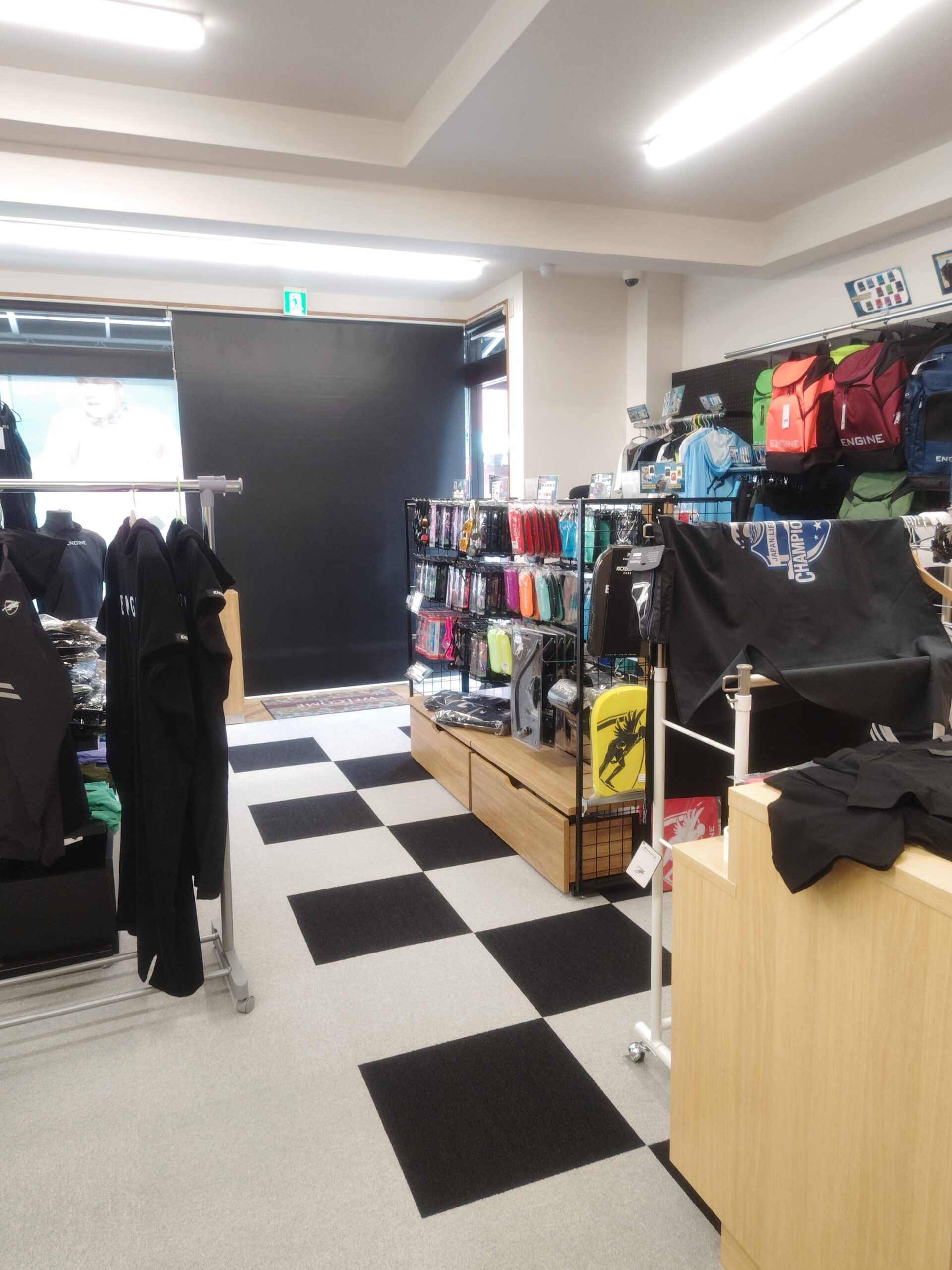エンジン　engine  高速水着  美品 Lサイズ 楽天市場】【輸入品】 ENGINE Club Cut Pool 水着 男性用 全年齢